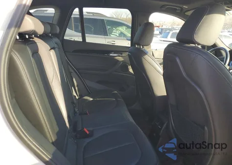 2018 BMW X1 xDrive28I z USA, uszkodzony, nr VIN WBXHT3C39J5L31376